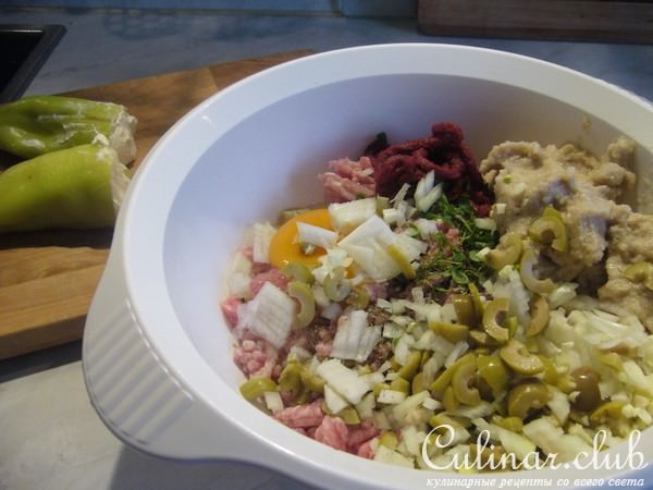Мясной хлебец по-гречески с соусом тцацики