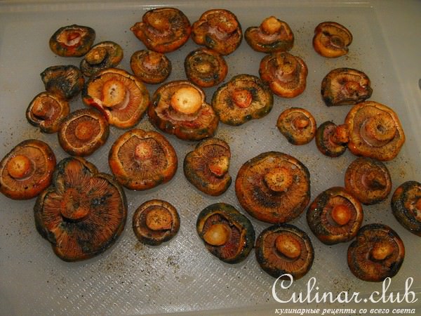 Мясные отбивные из рыжиков.