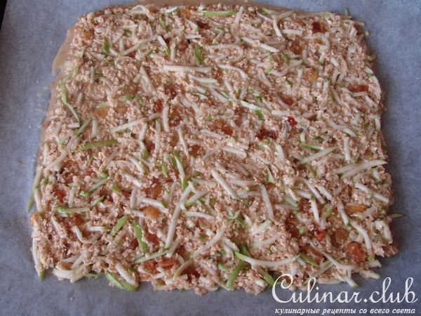 Квадратики с яблоком и изюмом