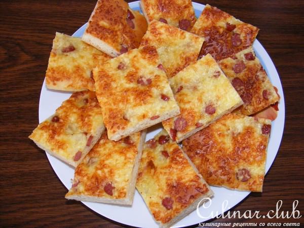 Пирог с колбаской
